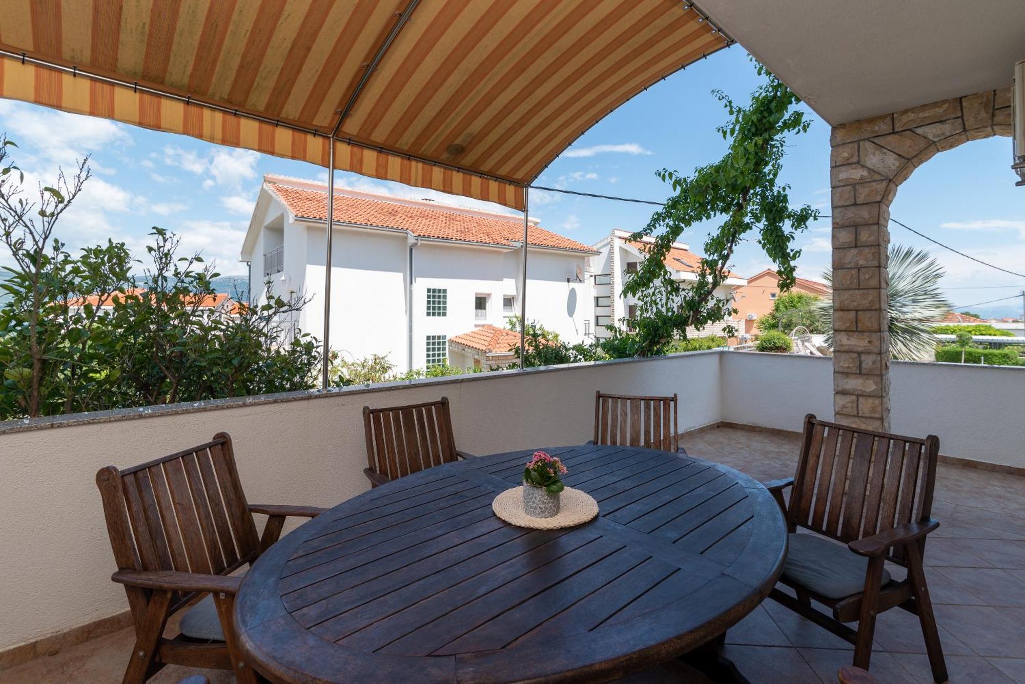 Apartments Brico - Heated Pool Trogir Exterior foto