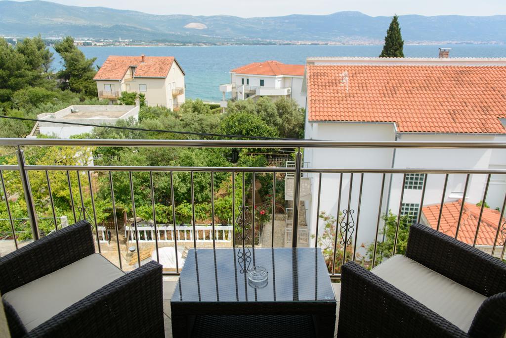 Apartments Brico - Heated Pool Trogir Exterior foto